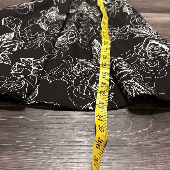 Women’s 50’s Black and White Floral Halter Retro 50’s Pin Up Dress Size Small - Picture 7 of 11